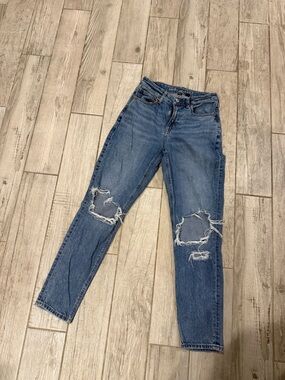 American Eagle Outfitters Distressed Blue Boyfriend Jeans